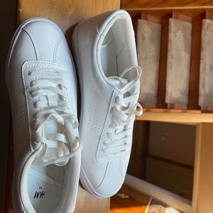 H&M pure white brand new kicks